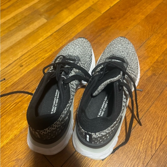 Black and Gray Athletic Shoes - Picture 4 of 5